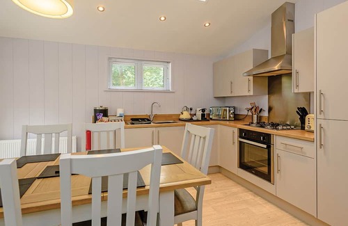 Woolverstone Cabin | 3 bedroom accommodation in Woolverstone, Ipswich