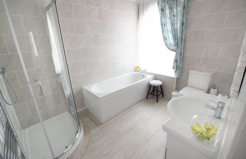Chester Apartment | Stunning Riverside Apartment with views, central city,free parking, garden