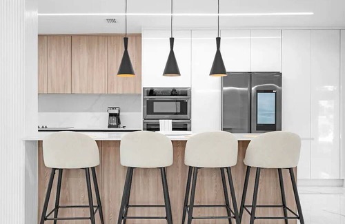 Brickell House | Villa Nouveau Le Blanc luxury 5BD 5BA Jacuzzi