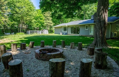 Berrien Springs House | Beautiful ranch home in the woods!