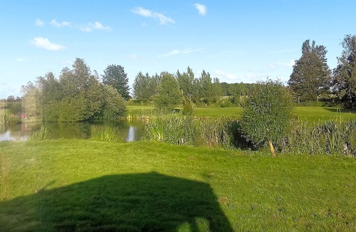 Louth Cottage | A great fisherman’s retreat, with two well stocked lakes, in a quiet location.