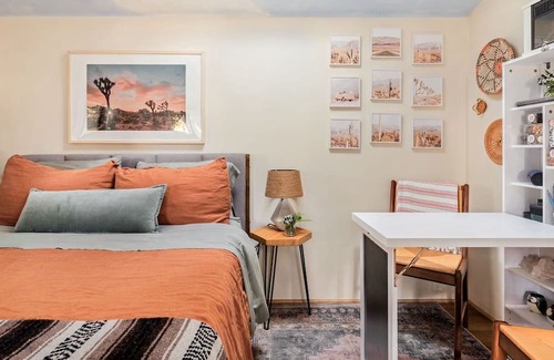 Santa Barbara Cottage | Chic Cactus Cottage w/ Hot Tub & Bikes by Downtown