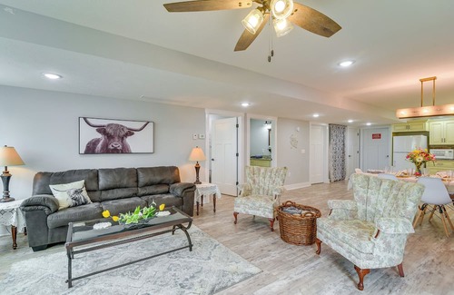 White Mills House | Pet-Friendly Sonora Farmhouse Escape: Petting Zoo!