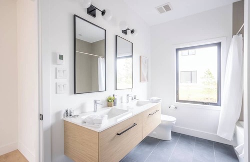 Arundel Other | Golf haus 3, 3bdr farmhouse