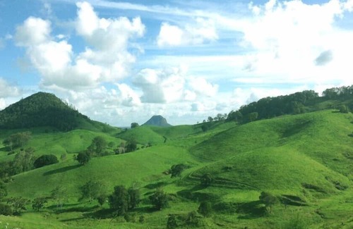 Cooran Cottage | The Melbourne Tram- Noosa Hinterland Farm Stay & Nature Retreat