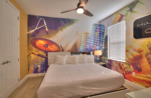 Briargrove House | AS SEEN ON TV! Music City Bowling Villa Solterra