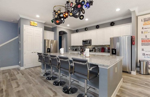 Briargrove House | AS SEEN ON TV! Music City Bowling Villa Solterra