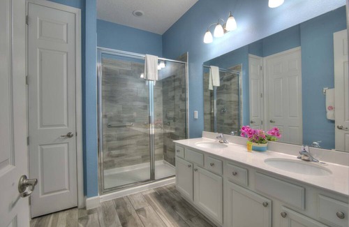 Briargrove House | AS SEEN ON TV! Music City Bowling Villa Solterra