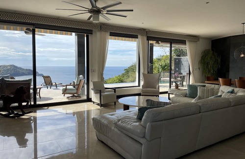 Coco Villa | Newly Renovated 5 BR home with stunning ocean views
