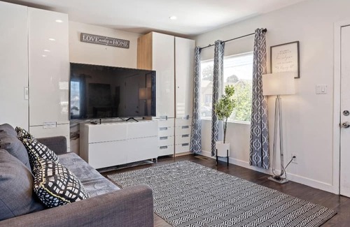 Oakland House | A Place to called Home