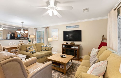 King City House | Village Walk - 3 bedrooms, 2 1/2 bathrooms located next to the Village