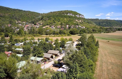 Ornans Ski Chalet | Luxe Sanitary XL 6 Pers. Villatent at 4-star campsite La Roche d'Ully