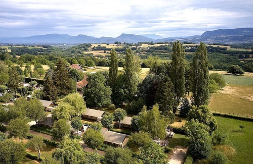 Les Abrets en Dauphine Ski Chalet | Luxe Sanitary 6 Pers. 4-Star family campsite Coin Tranquille in the French Alp