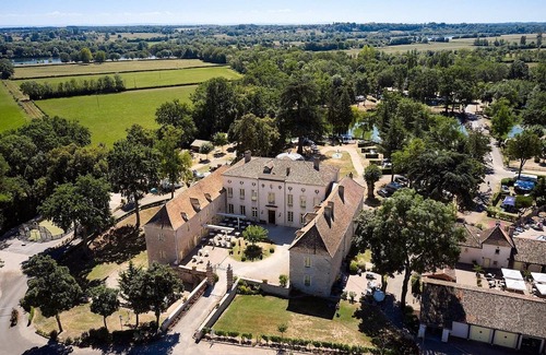Gigny-sur-Saone Ski Chalet | Luxe 5 Pers. Villatent at 5-star castle campsite Château de L 'Epervière