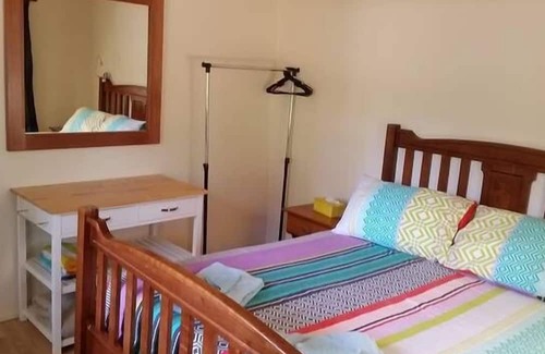Brisbane Waterfront House | Pet and Family Friendly Peaceful Island W'front home, crabbing, kayaking, bikes