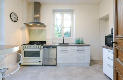 Champrosay House | middle-class house