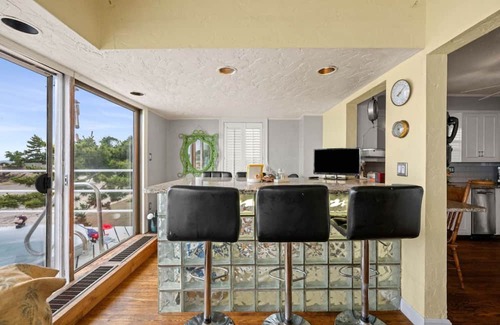 Swampscott Apartment | Coastal Charm Lobster Ch Teau