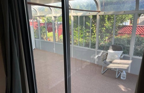 Menlo Park House | Charming 1-bedroom house in Menlo Park with Private Bath