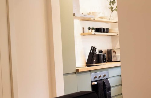 Manchester House | Comfy 4 Bed, Quiet Stay, Near the City Center, Free Parking & Speedy WIFI