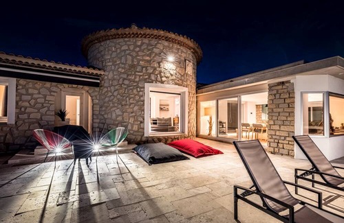Saint-Mandrier-sur-Mer Villa | Exceptional Family Villa – Live on the Waterfront in Saint-Mandrier-sur-Mer