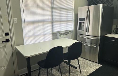 Humble House | Fourplex of 2br/1.5 townhomes 59/1960 Humble 5mi~IAH, parking for 8 sleeps 32