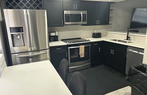 Humble House | Fourplex of 2br/1.5 townhomes 59/1960 Humble 5mi~IAH, parking for 8 sleeps 32