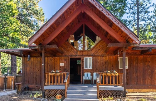 Tahoe Sierra Estates Cabin | Central 3 BR Cabin with Private Beach - Tahoe City