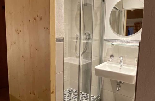 Wallgau Apartment | "No. 2" apartment 1 bedroom, shower, WC - Neuner, Gästehaus Ulrich