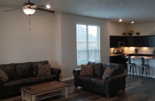 Navasota House | House at Pecan Lakes Golf course. Charming 3-bedroom 2 bath in Navasota .