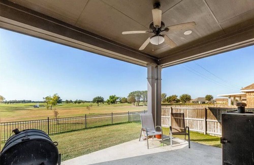Navasota House | House at Pecan Lakes Golf course. Charming 3-bedroom 2 bath in Navasota .