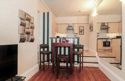 Bristol City Centre Cottage | 2 OLD CITY CHAMBERS, pet friendly in Bristol