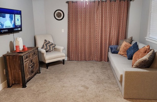 Spanish Fork Condo | Modern 3-Bedroom Condo with Garage, Pool Access, Wifi, and Prime Location!