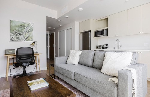 Chinatown Apartment | Blueground | Downtown, elevator, nr parks