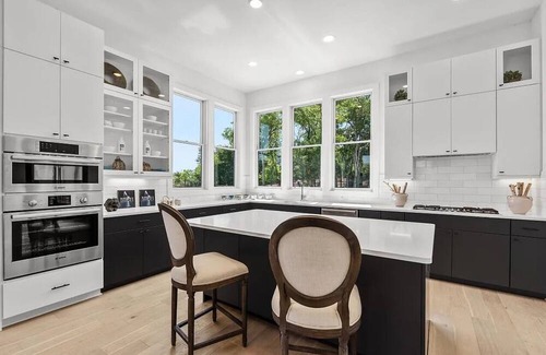 East Riverside - Oltorf House | Charming 3-bedroom townhome with WiFi, AC in marvelous Austin