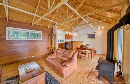 Vacy Cabin | Wanjii II Pool & Spa Getaway Vacy