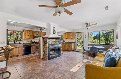 Cornville House | The Spring House Pool & Spa + Oak Creek Access