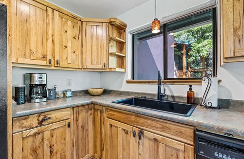 Cornville House | The Spring House Pool & Spa + Oak Creek Access