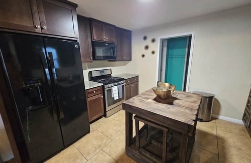 Taylor House | Charming 2-bedroom house 5 minutes from samsum plant , in Taylor