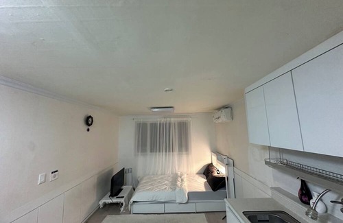 COEX Apartment | Cozy studio with WiFi in central Gangnam, Seoul