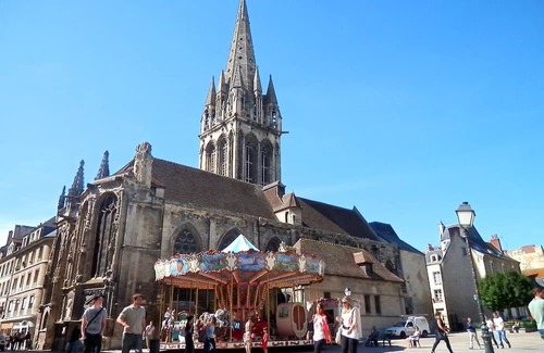 Centre Ancien Apartment | Large guest studio in the historic heart of Caen