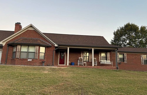 Oxford House | Charming 3-bedroom house in Oxford, MS only 18 minutes away from Ole Miss!