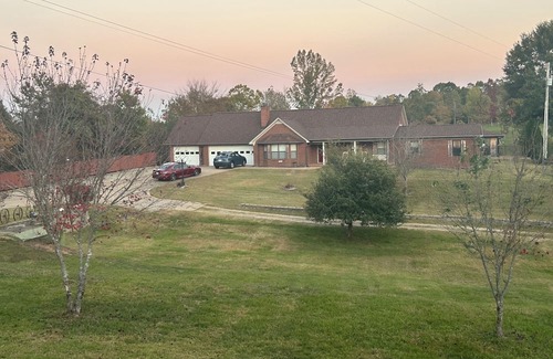 Oxford House | Charming 3-bedroom house in Oxford, MS only 18 minutes away from Ole Miss!