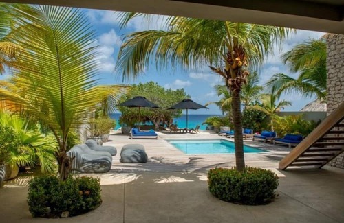 Kralendijk House | Luxury villa with private pool and private beach