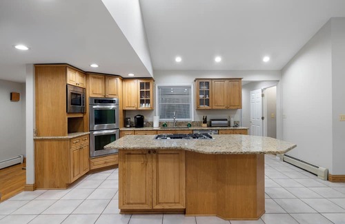 Town of Ramapo House | Spacious w/ Huge Yard, Pool, Fire Pit & Billiards