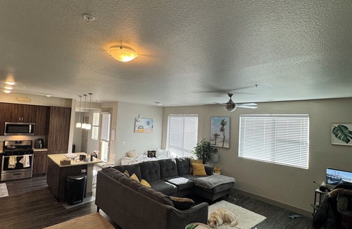 Heather Gardens Apartment | Modern Private Retreat in Aurora-1BD & Shared Living Space Close to City Center