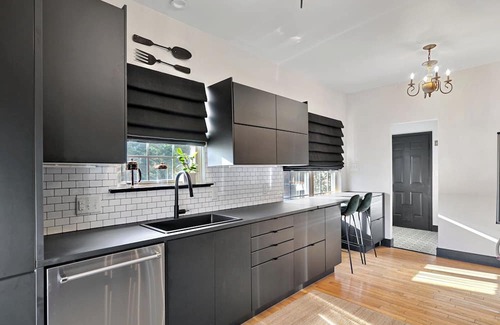 Milton House | Tranquil Modern Oasis near local beaches w/gym, office, fire pit. Pet friendly!