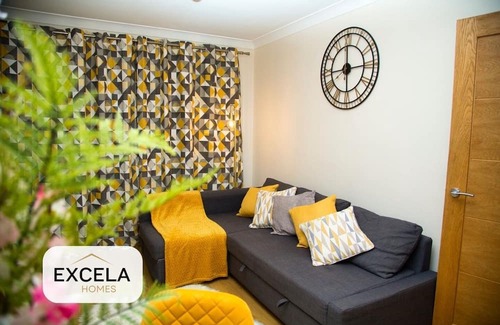 Leavesden Apartment | Potter's Cove in Watford - Walk to the Studios