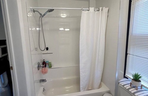 Murray Hill Apartment | Cozy private room in enjoyable Queens with WiFi, AC