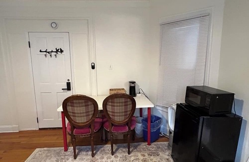 Murray Hill Apartment | Cozy private room in enjoyable Queens with WiFi, AC