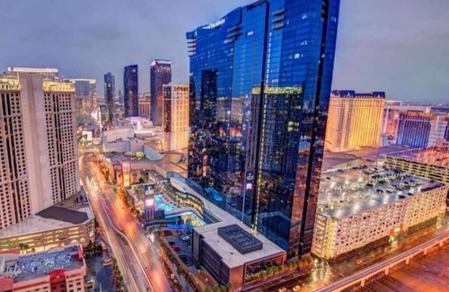 Las Vegas Apartment | Elara-Chic Hotel with 1 King, Full Kitchen, Jetted tub on Las Vegas strip
